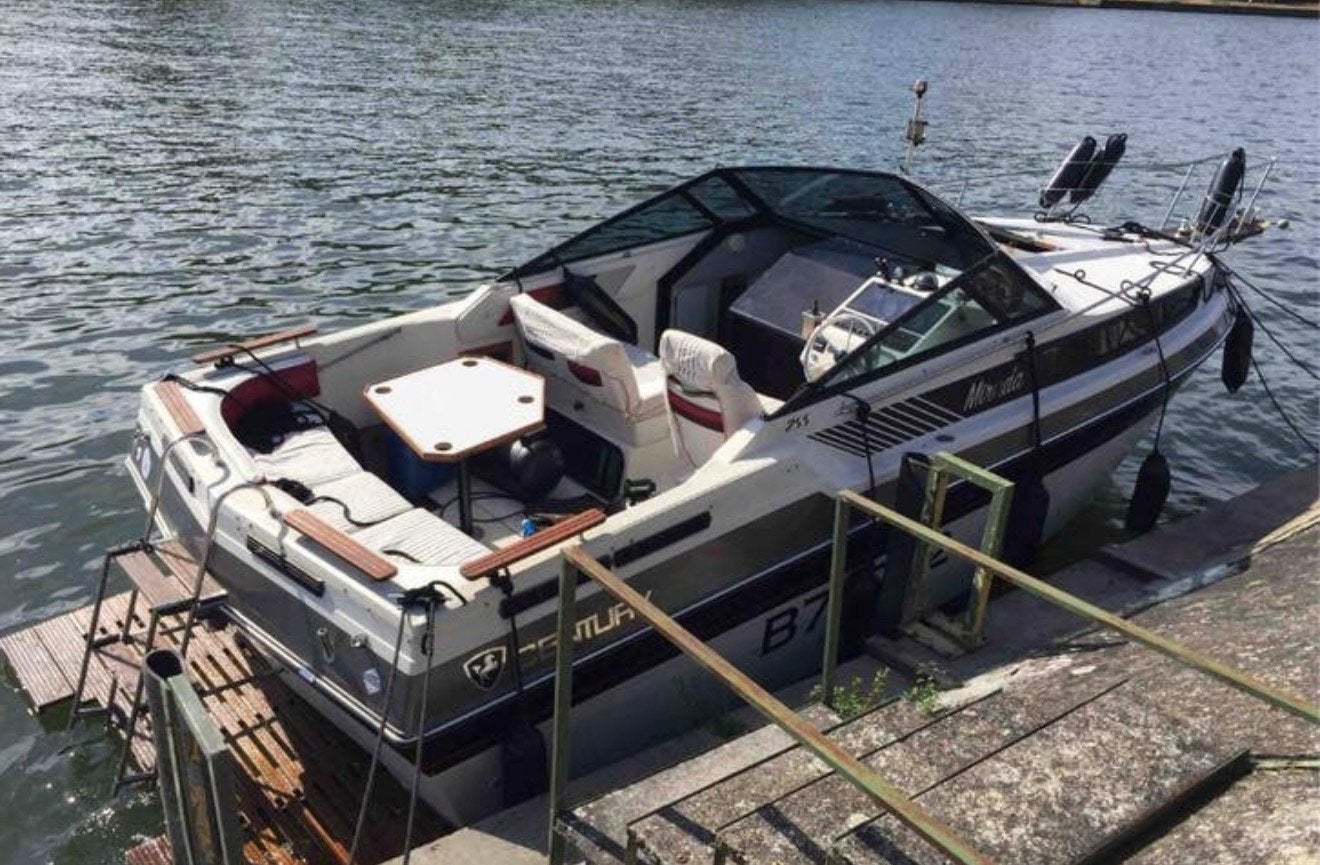 Speedboot Century Mirada 255 LPG, Ophalen, Overige merken, Gebruikt, Binnenboordmotor