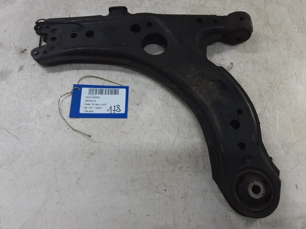BRAS DE SUSPENSION AVANT GAUCHE (TRIANGLE) Bora (1J2), Volkswagen, Volkswagen AG, Utilisé, Kundenbetreuung@volkswagen.de
