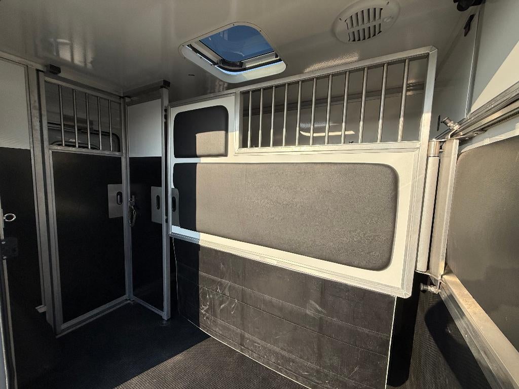 RENAULT | 2023 | HORSETRUCK | KRISMAR | STALLION 3XL | 70dKM, Enlèvement, Comme neuf, Autres matériaux, Autres types
