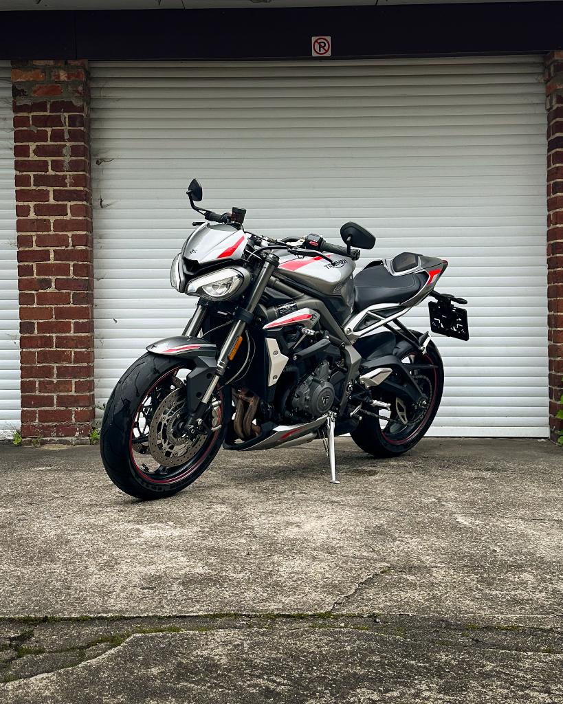 Street Triple 765 RS - Silver Ice, Traction Control, Occasion, Motorrijbewijs A, Bedrijf