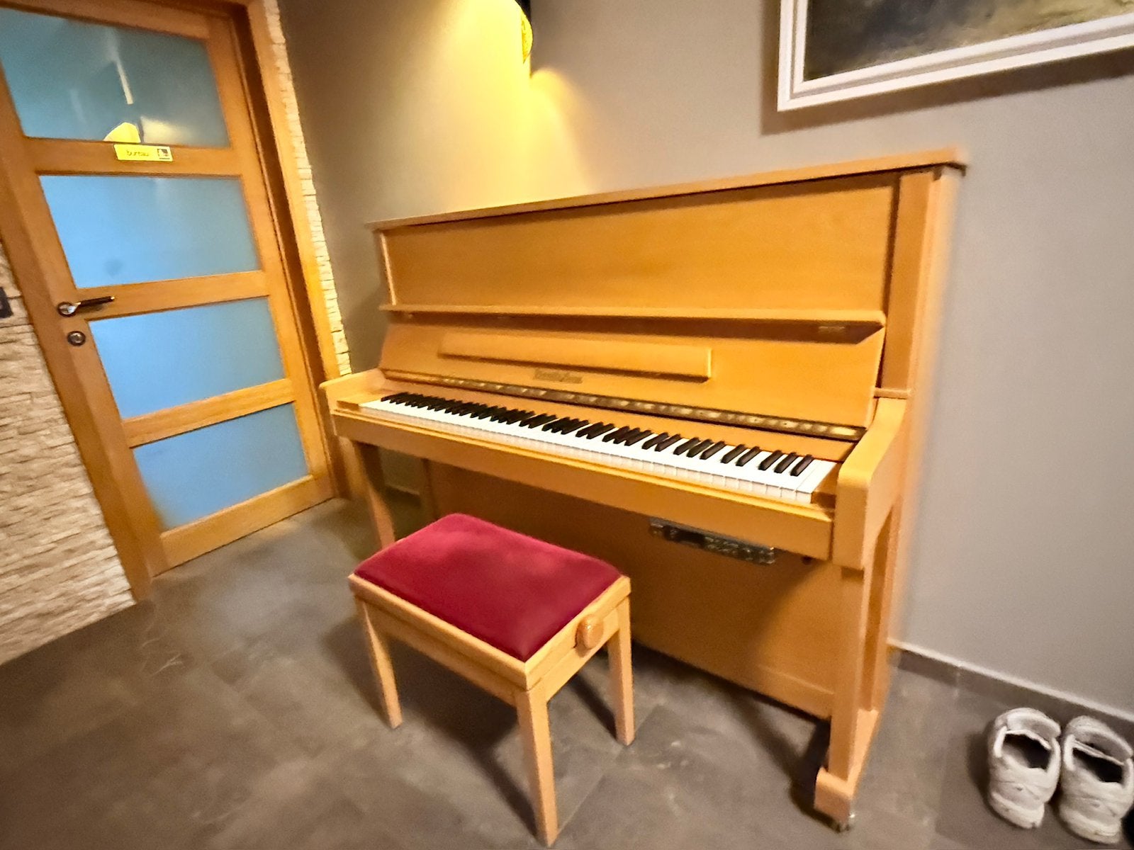 Piano droit Wendl & Lung – avec système Silent., Musique & Instruments, Pianos, Enlèvement, Comme neuf, Piano