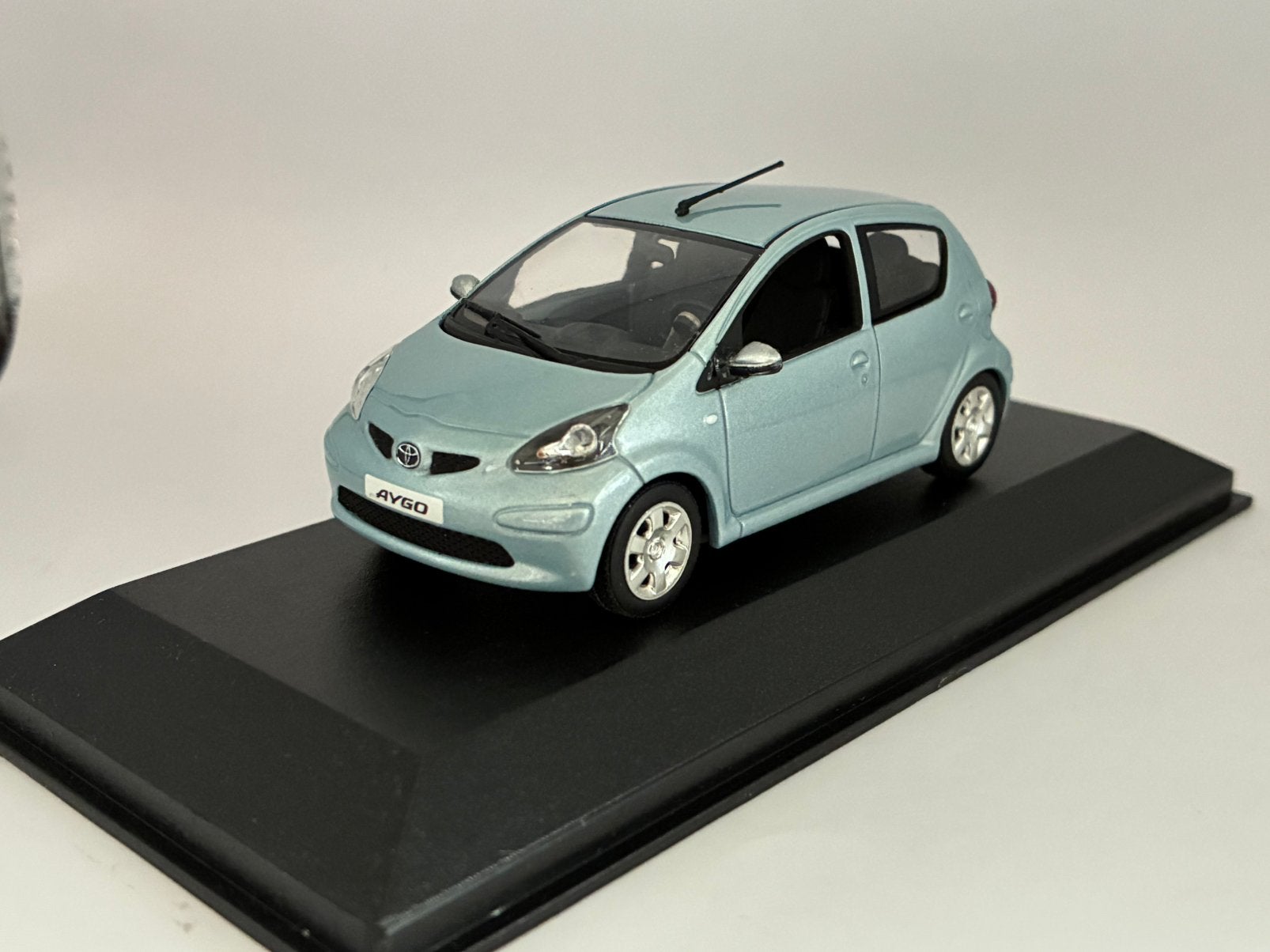 Toyota Aygo MK1 (Type AB10/20/30) 2006 - MiniChamps, Ophalen of Verzenden, Nieuw, Auto, MiniChamps