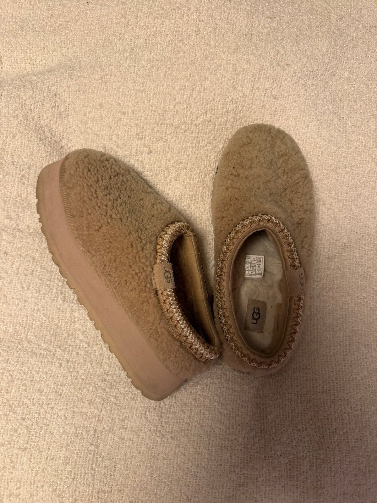 Ugg tazz, Enlèvement ou Envoi, Beige, Comme neuf, Boots et Botinnes