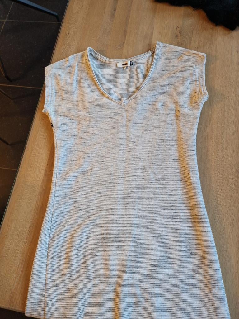 Lang grijs met strepen kleed van WMN CKS medium, Kleding | Dames, Zo goed als nieuw, Onder de knie, Ophalen, Maat 38/40 (M)