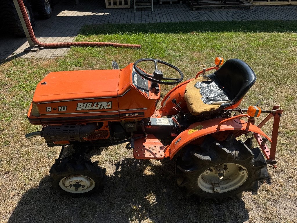 tracteur Kubota 4x4 type bultra B10 avec attelage, Enlèvement