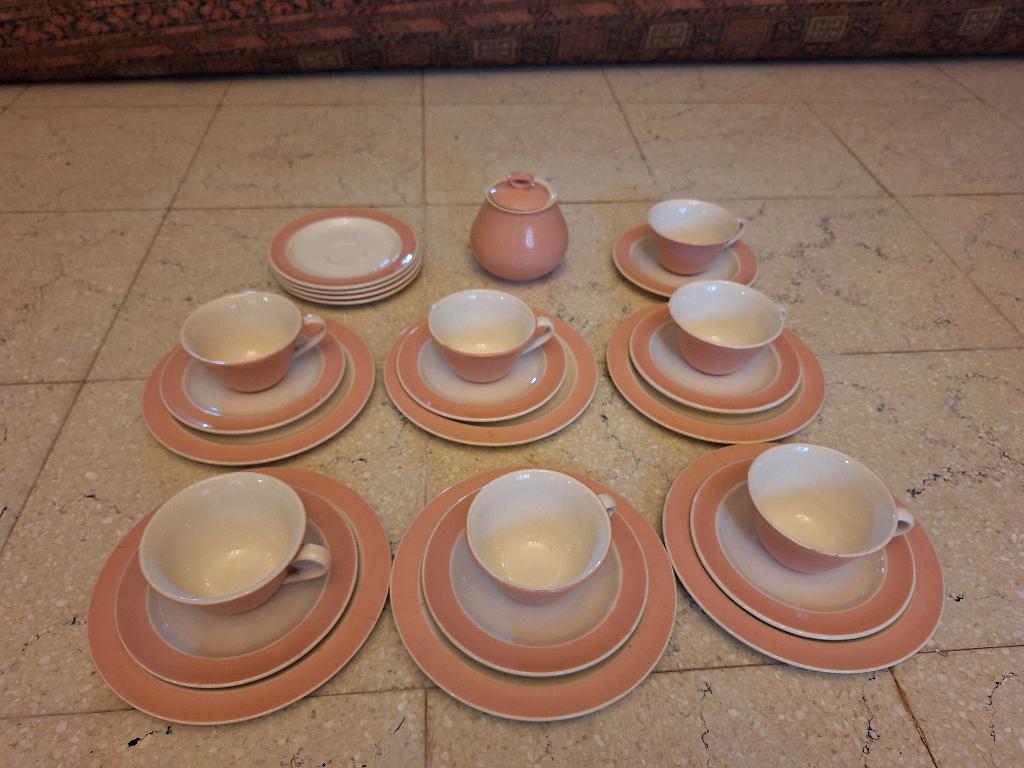Servies retro jaren 60, Huis en Inrichting, Keuken | Servies, Ophalen, Gebruikt, Overige stijlen, Aardewerk