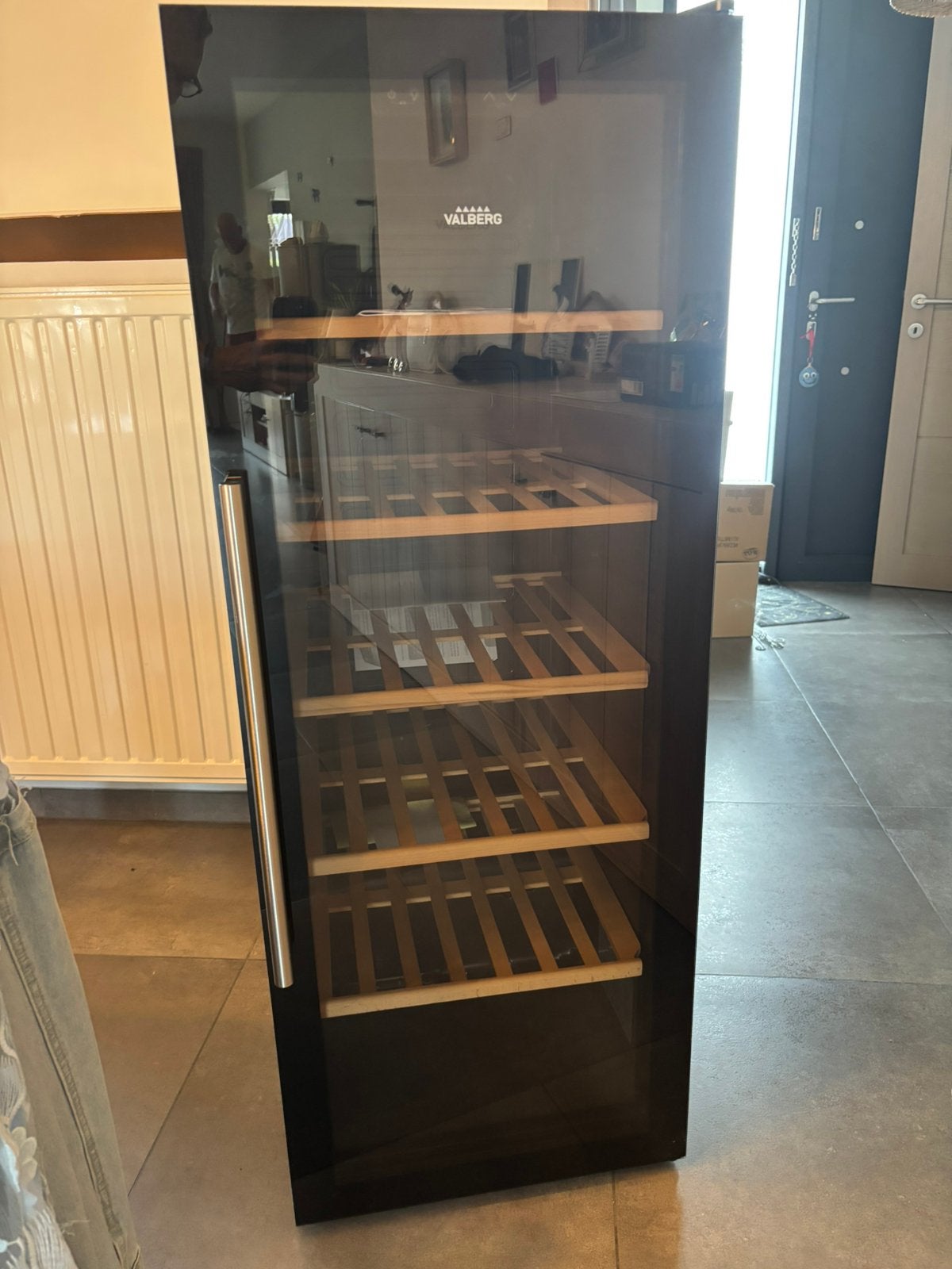 Wijnkoelkast, Ophalen, 150 tot 200 liter, Zonder vriesvak, 120 tot 140 cm