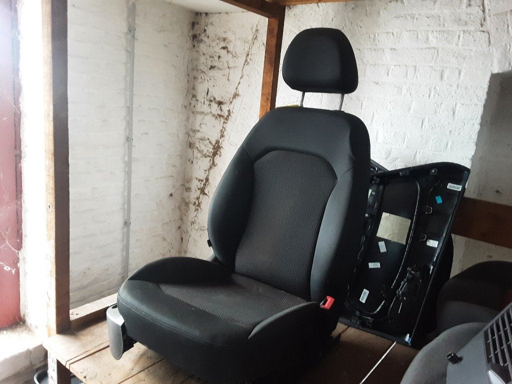 INTERIEUR COMPLET Audi A1 Sportback (8XA / 8XF), Auto-Union-Straße  1,
85057  Ingolstadt, DE, Info@audi.de, Audi, Utilisé