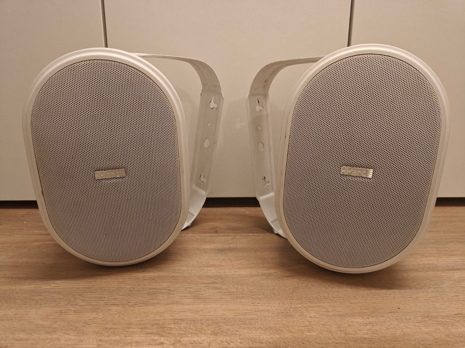 Actieve speakerset Apart OVO5, Ophalen