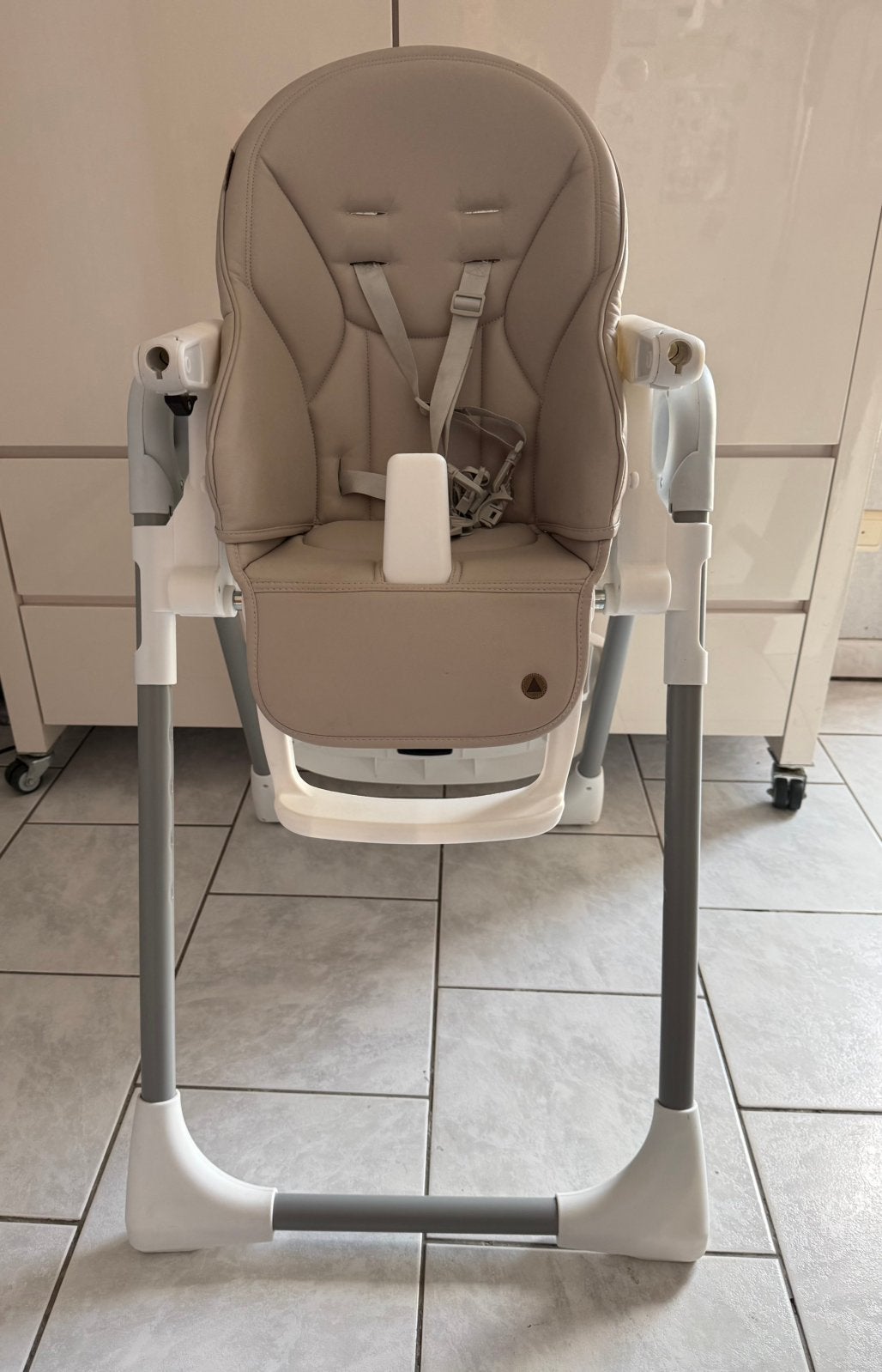 Eetstoel Robin van het merk Topmark, Kinderen en Baby's, Kinderstoelen, Zo goed als nieuw, Inklapstoel, Afneembaar eetblad, Gordel(s)