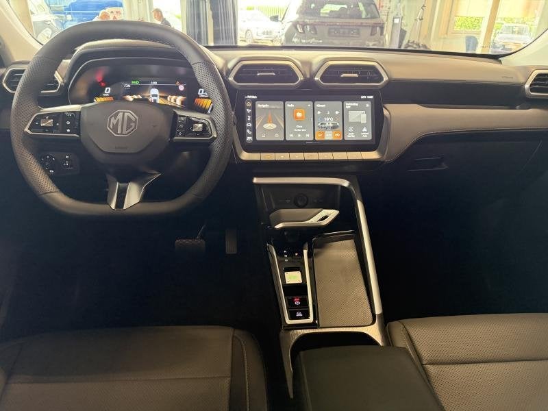 MG ZS 1.5 Hybrid+ Luxury | FULL OPTION! | STOCK!, Autos, MG, Argent ou Gris, Achat, Euro 6, Entreprise