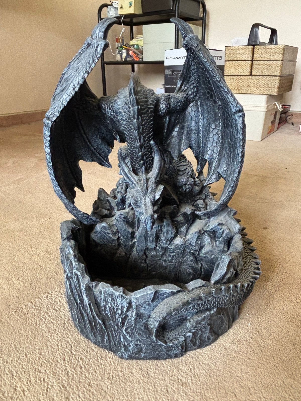 Décoration fantastique de fontaine dragon, pompe incluse, Enlèvement, Comme neuf
