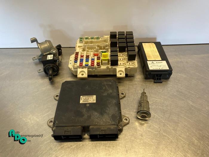 Serrure de contact + ordinateur d'un Mitsubishi Colt (Colt 0, -, 3 mois de garantie, Utilisé, Mitsubishi