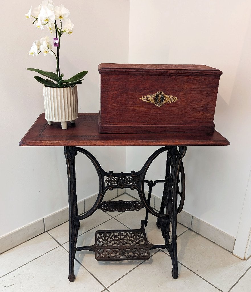 Ancien meuble de machine à coudre (circa 1900), Enlèvement ou Envoi