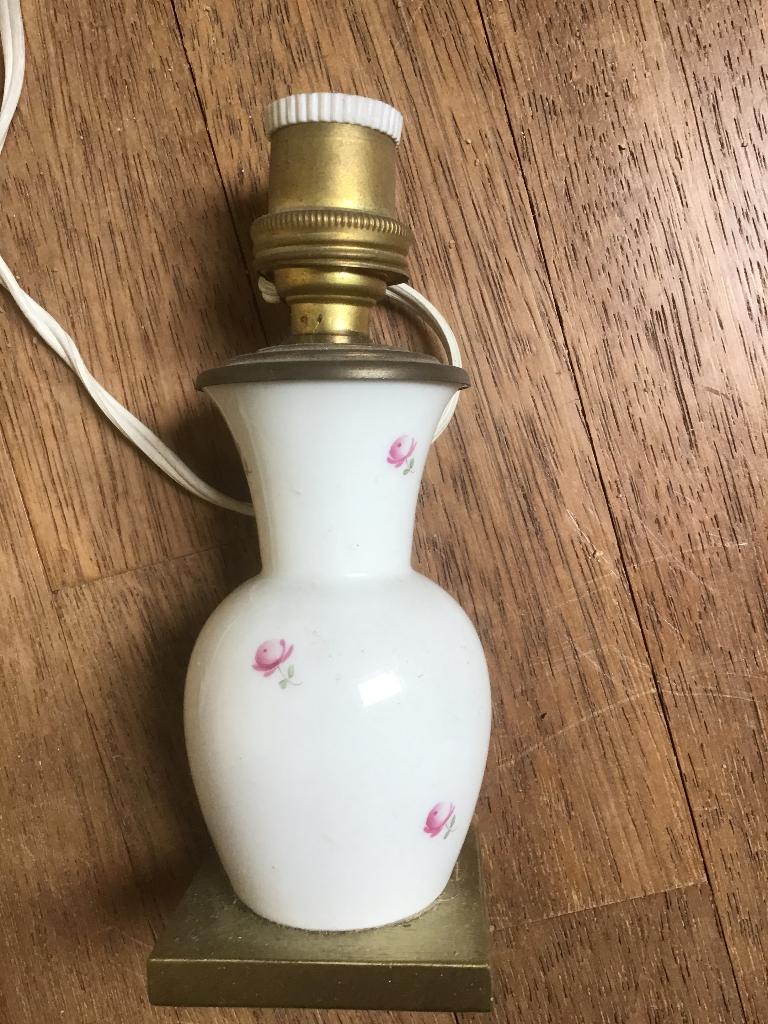 kleine porseleinen tafellamp, Ophalen of Verzenden, Zo goed als nieuw, Minder dan 50 cm