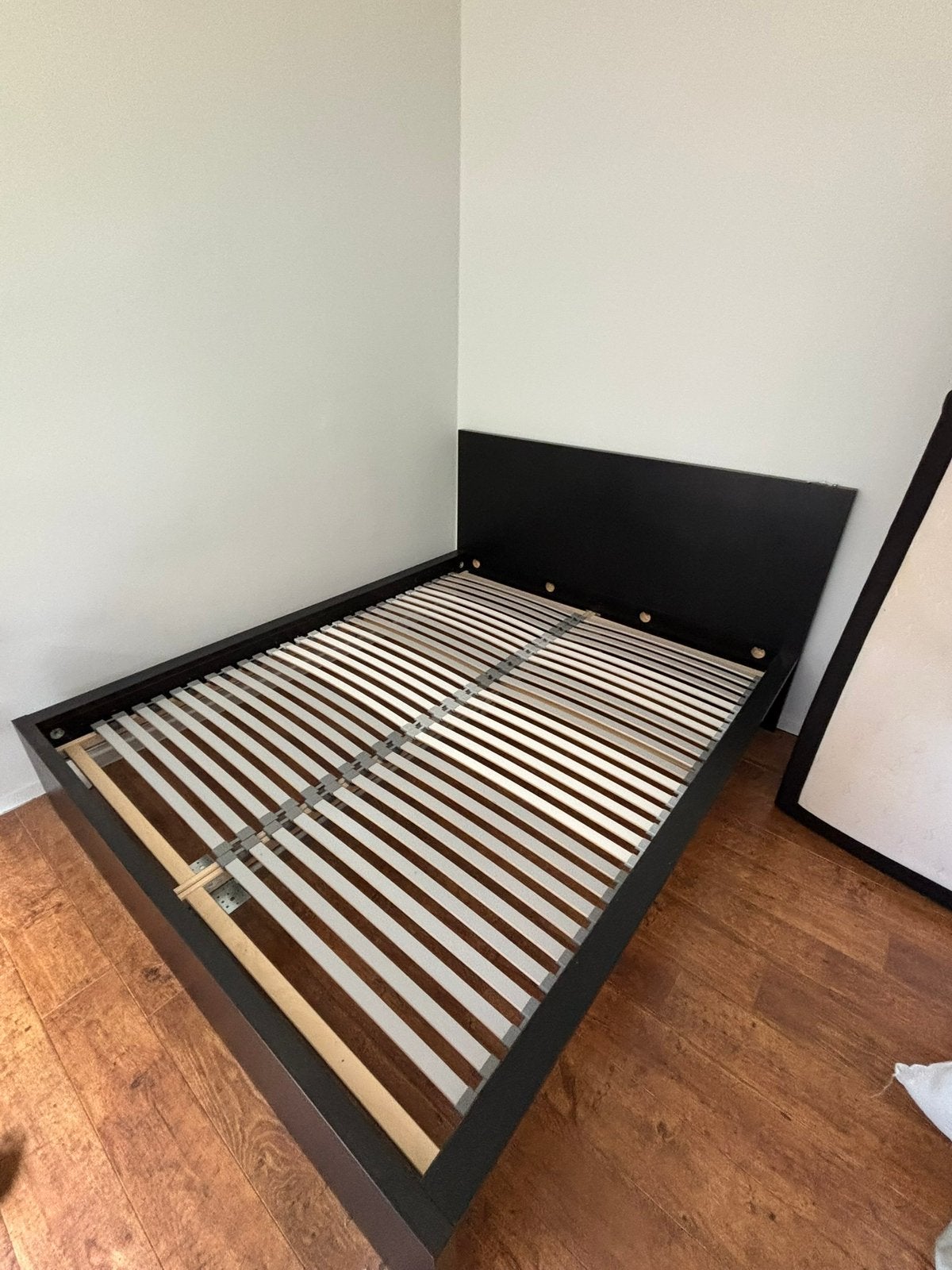 IKEA malm zwart bed 160 x 200, Huis en Inrichting, Ophalen, Zo goed als nieuw, Zwart