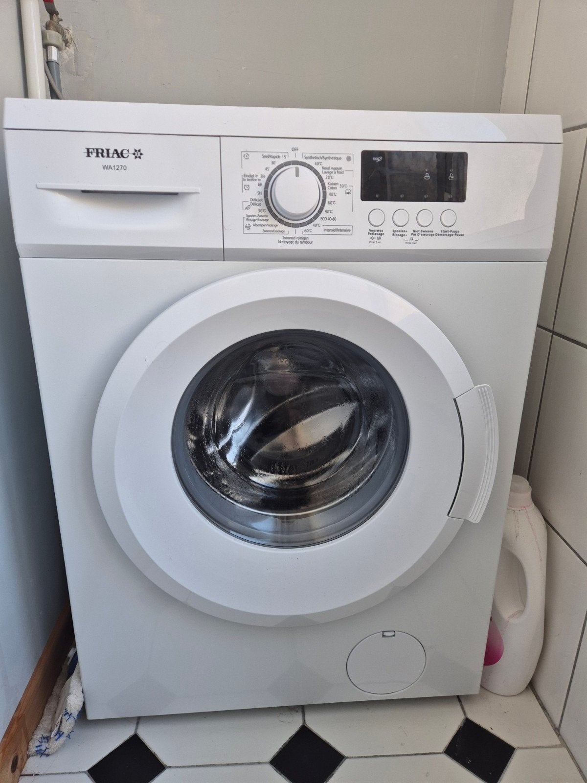 FRIAC WA1270 wasmachine 2026 gekocht., Elektronische apparatuur, Wasmachines, Ophalen, 6 tot 8 kg, Minder dan 1200 toeren, Zo goed als nieuw