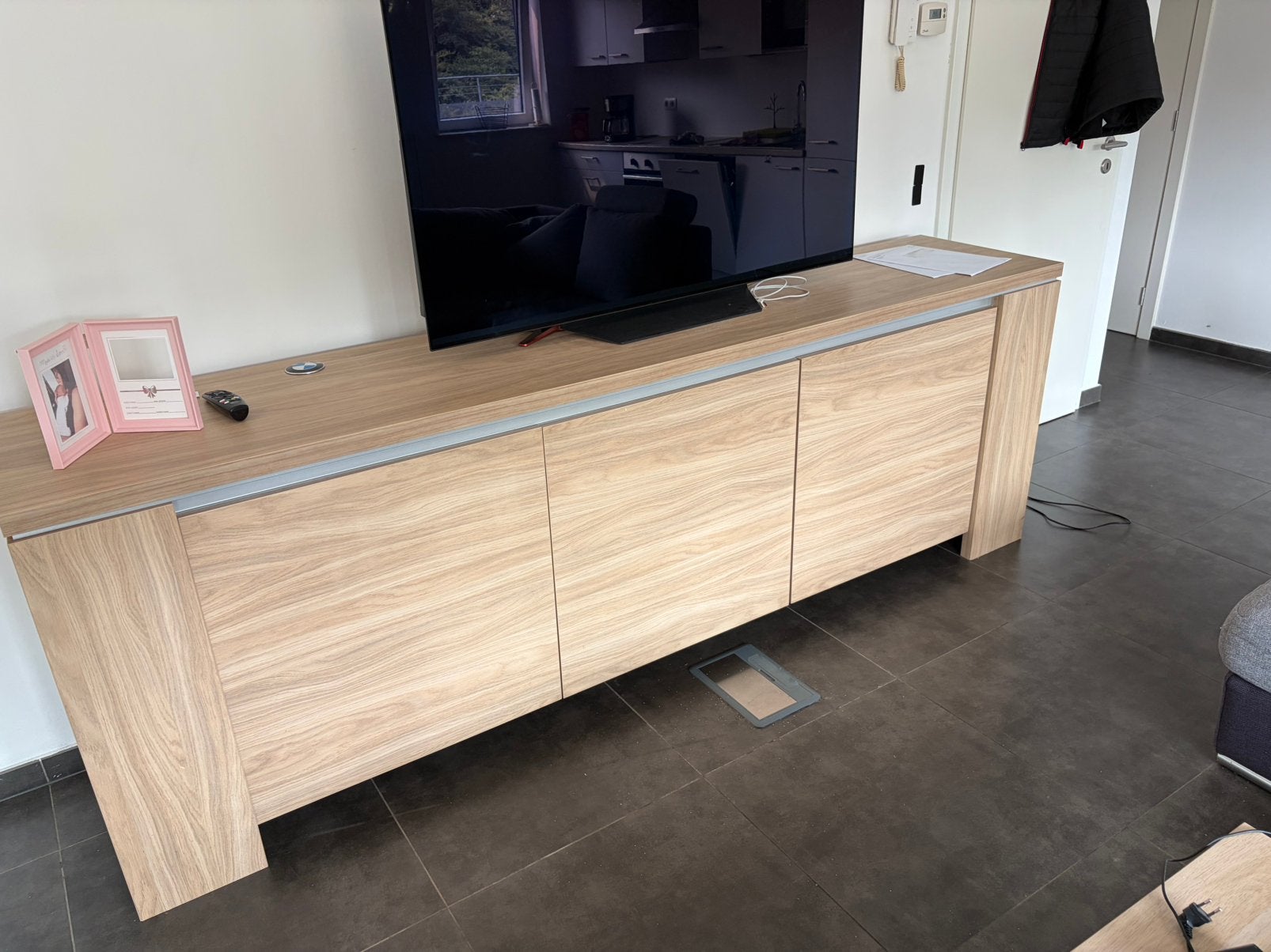 Meuble TV, Enlèvement