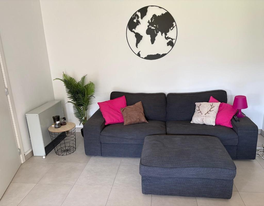 Canapé 3 places + Repose pieds IKEA KIVIK, gris anthracite, Ophalen, Gebruikt, Driepersoons, 75 tot 100 cm
