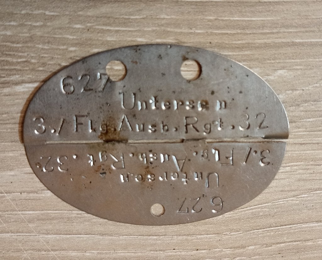 Plaque d'identité Allemande (Erkennungsmarke) Luftwaffe ww2, Verzenden, Luchtmacht, Embleem of Badge