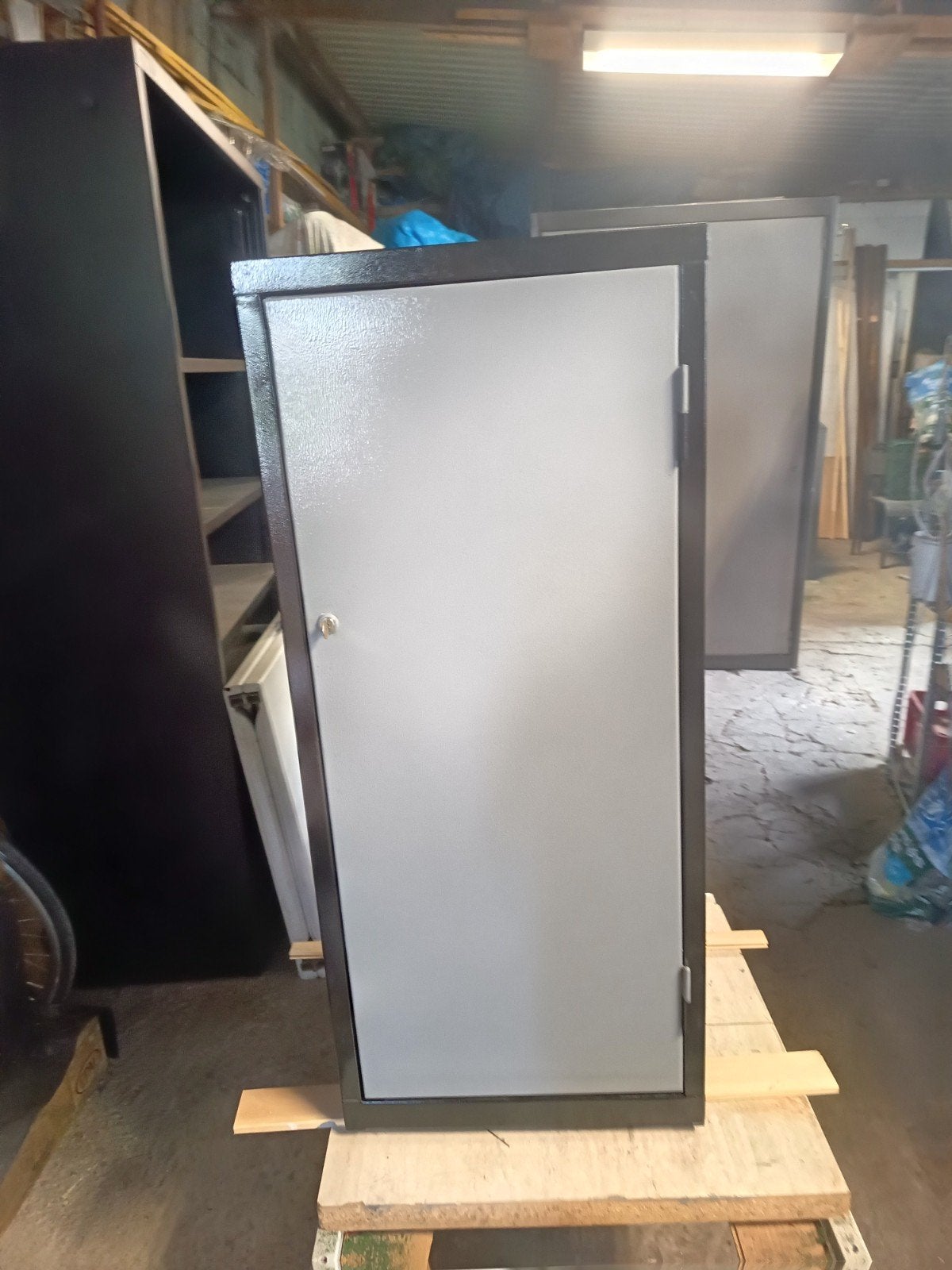 Meuble d'atelier en fer