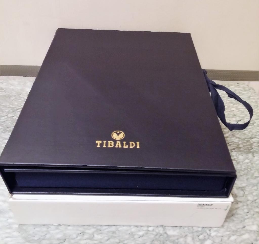 Handgeschept papier in Luxe lederen schrijfset Tibaldi, Verzamelen, Pennenverzamelingen, Zo goed als nieuw, Overige typen, Overige merken