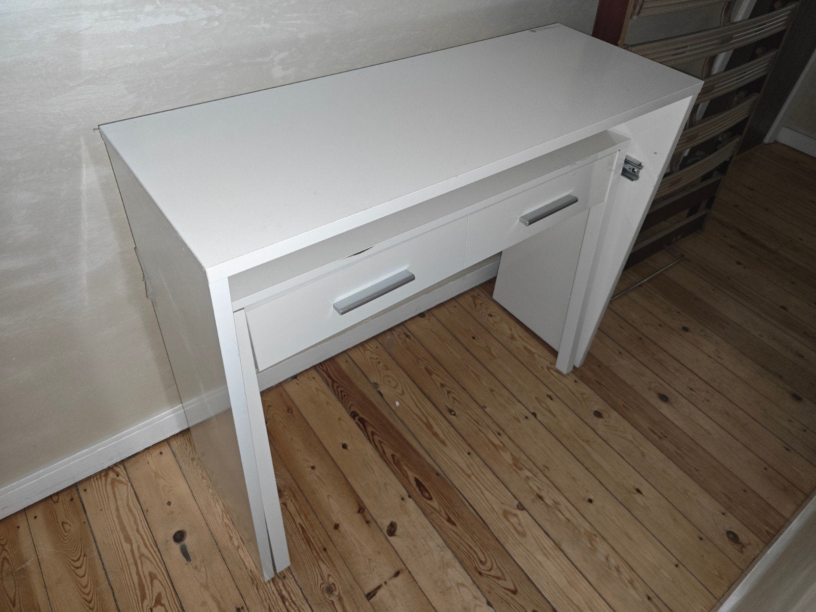 Bureau IKEA MALM avec tablette coulissante - À bricoler, Enlèvement, Avec tiroirs, IKEA, Blanc