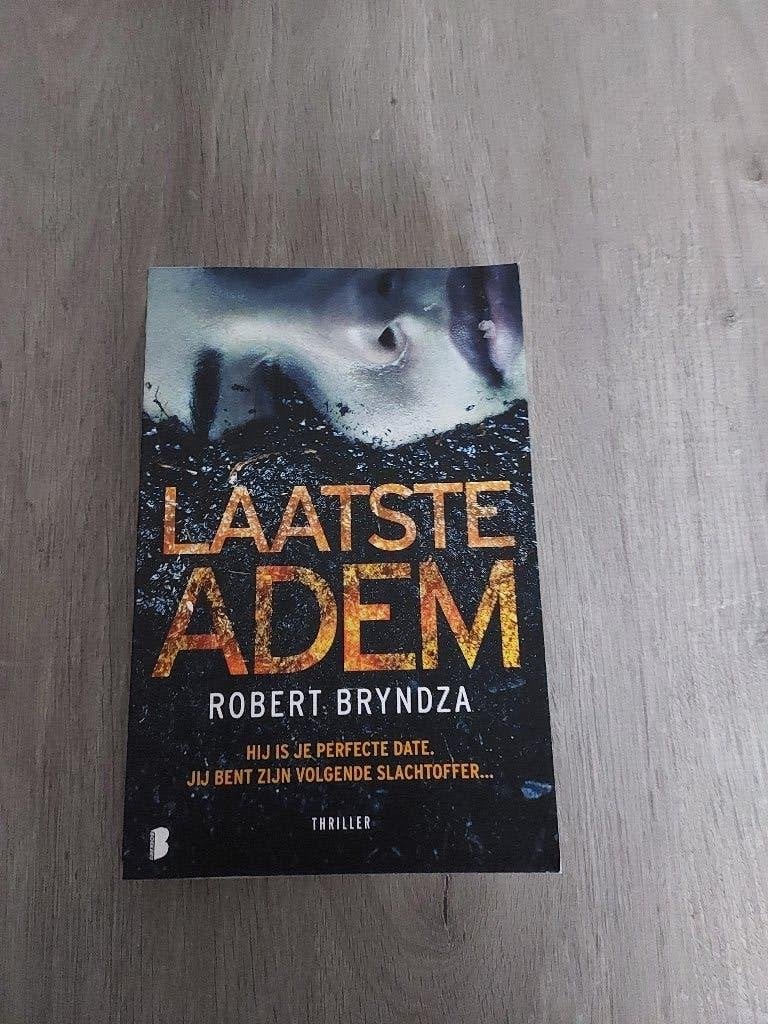 Laatste adem- Robert Brynza, Boeken, Ophalen, België, Robert Bryndza, Zo goed als nieuw