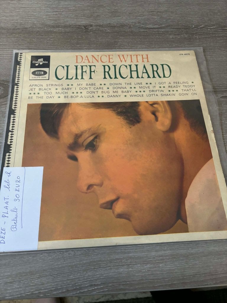lp, dance with Cliff Richard, mag weg voor slechts 10 euro., Pop rock, Enlèvement ou Envoi, Pochette photo, Utilisé