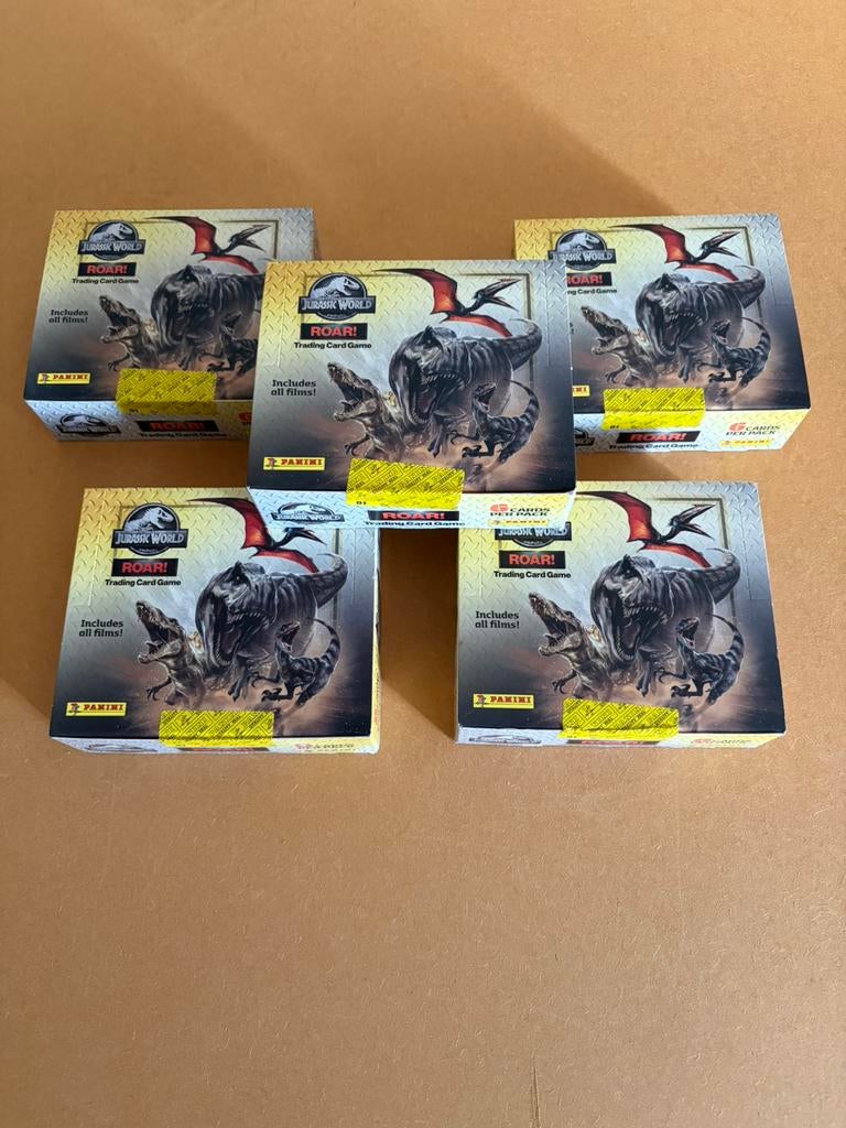 Panini roar jurassic world x5, Ophalen of Verzenden, Nieuw, Boosterbox