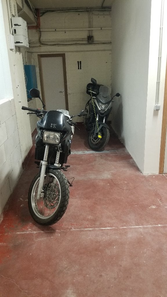 Parking pour une Moto, Immo, Bruxelles