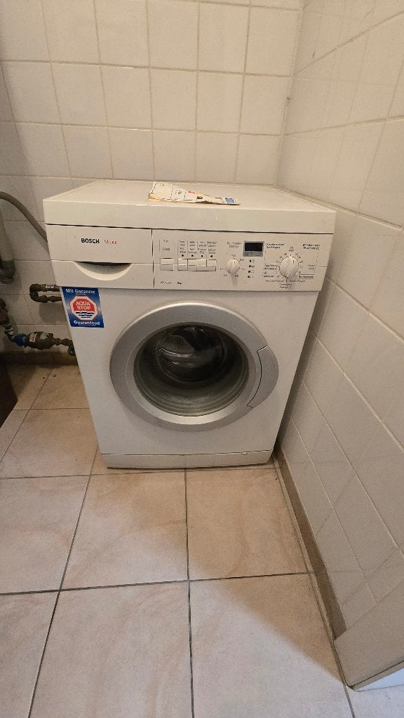 Machine à laver, 1200 à 1600 tours, 6 à 8 kg, Chargeur frontal, Enlèvement