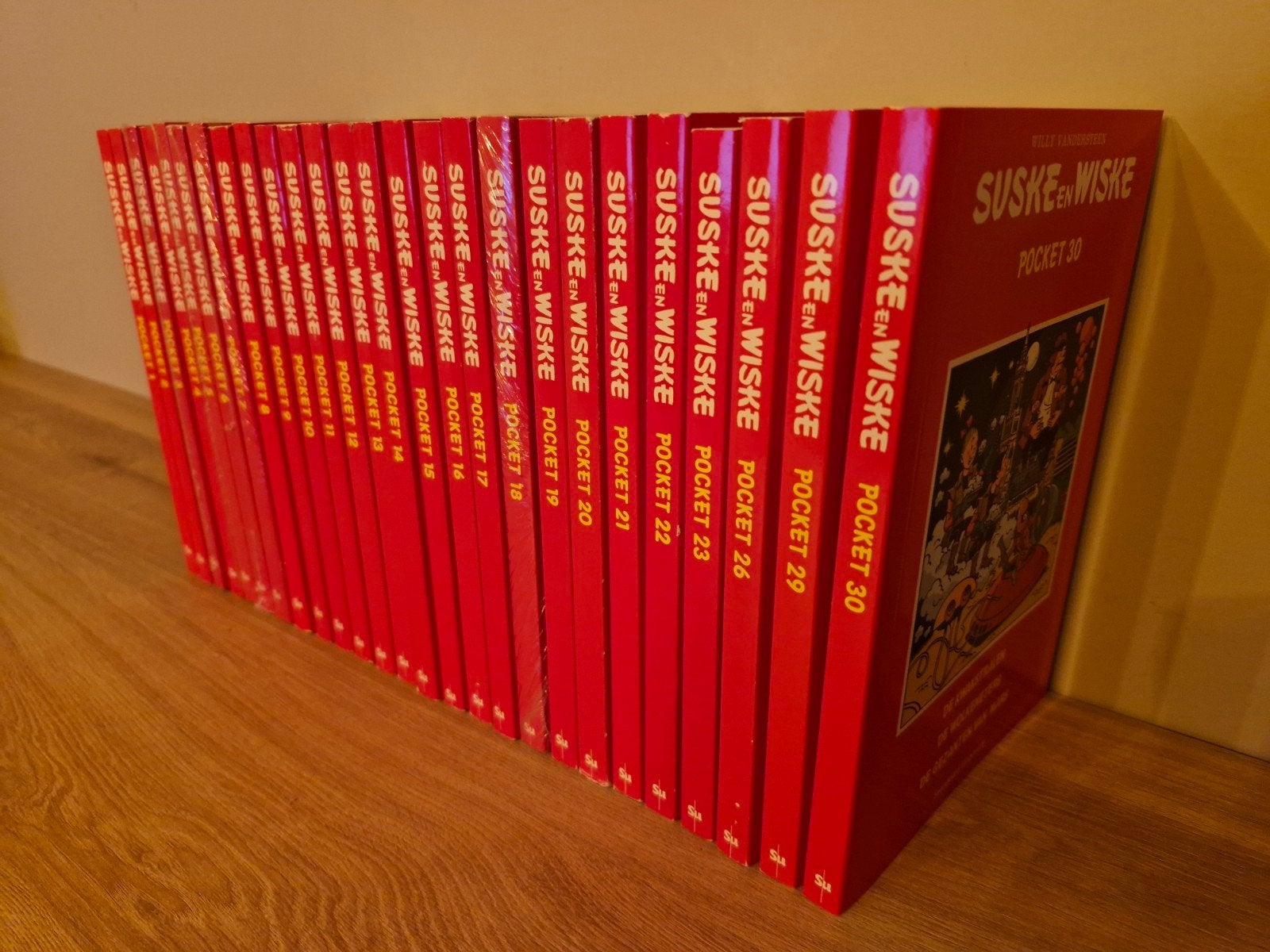 26 pockets Suske & Wiske nr's 1 tem 23+26,29,30 (2007-2012), Willy Vandersteen, Ophalen of Verzenden, Zo goed als nieuw, Meerdere stripboeken