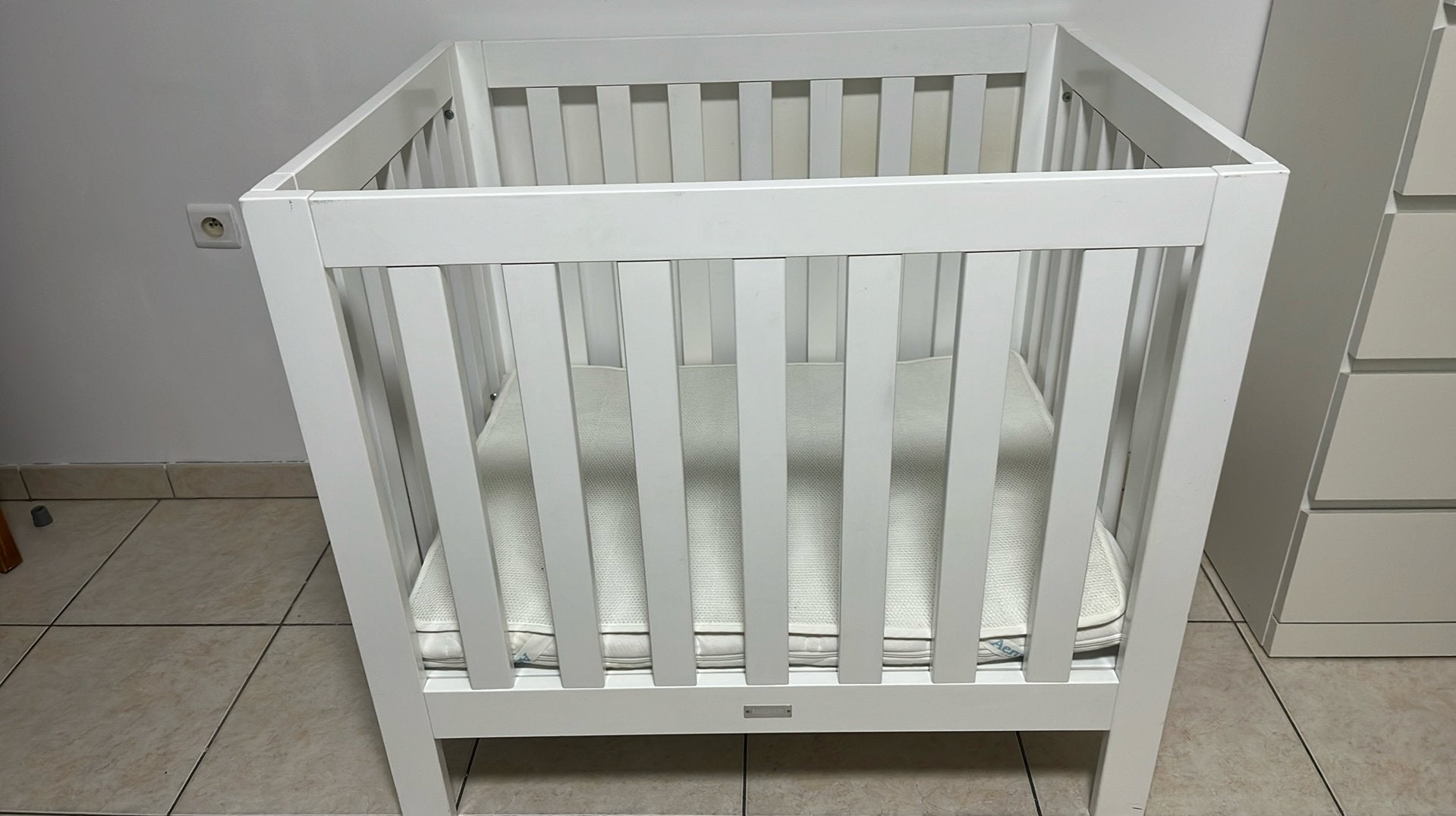 Bopita babybox 80x100 incl. matras – goede staat, Enfants & Bébés, Parcs, Comme neuf, Rectangulaire, Réglable en hauteur, Enlèvement