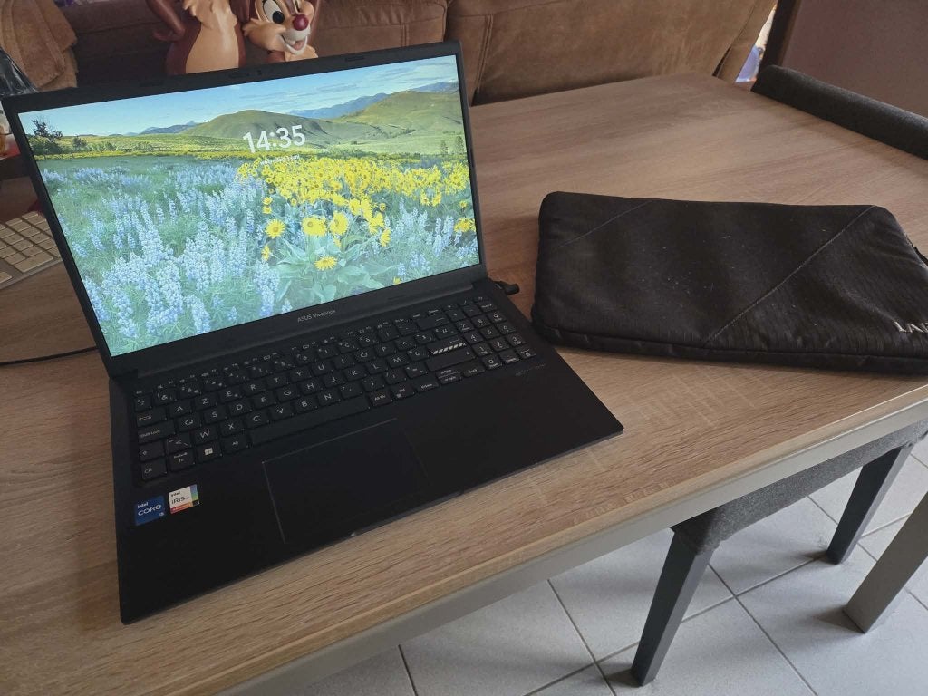 Laptop Asus Vivobook met nog garantie, Computers en Software, Windows Laptops, Zo goed als nieuw, SSD, 4 Ghz of meer, 16 GB, Ophalen