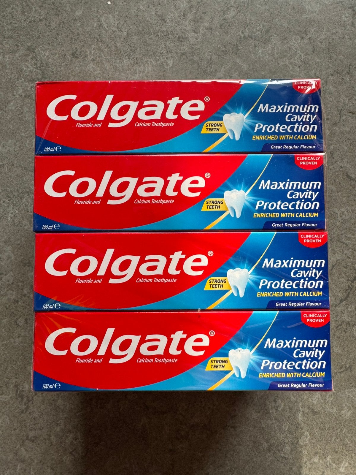 12 nieuwe tubes Colgate tandpasta 100ml, Handtassen en Accessoires, Uiterlijk | Mondverzorging, Ophalen of Verzenden, Zo goed als nieuw