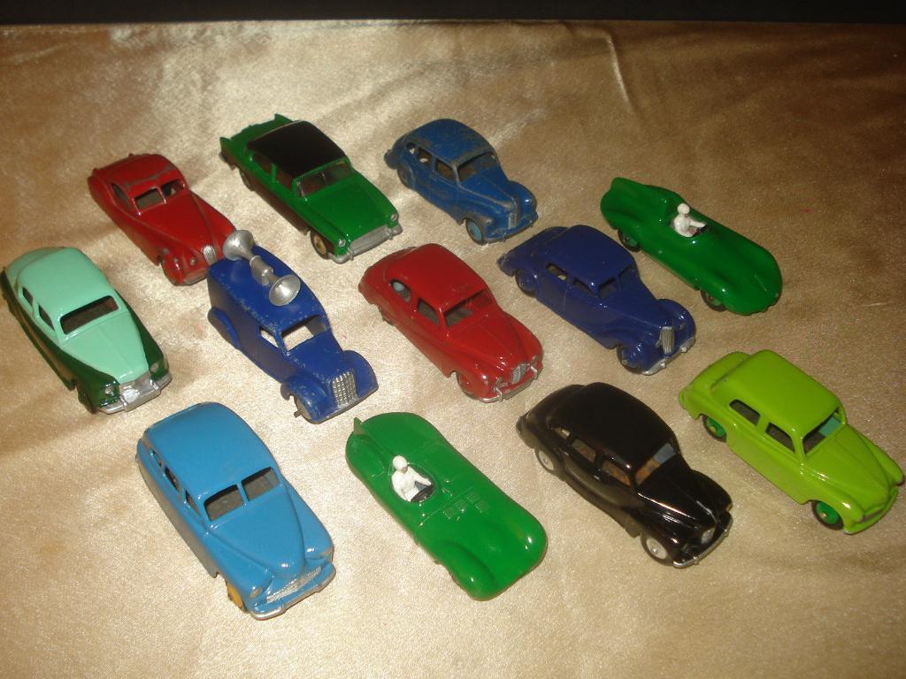 DINKY TOYS Lot de 12 Anciennes Voitures Anglaises, Ophalen of Verzenden, Gebruikt, Auto, Dinky Toys