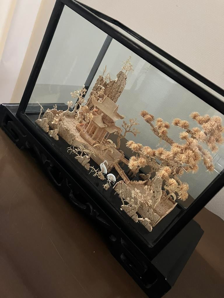 Aziatisch kurksnijwerk., Antiek en Kunst, Ophalen of Verzenden