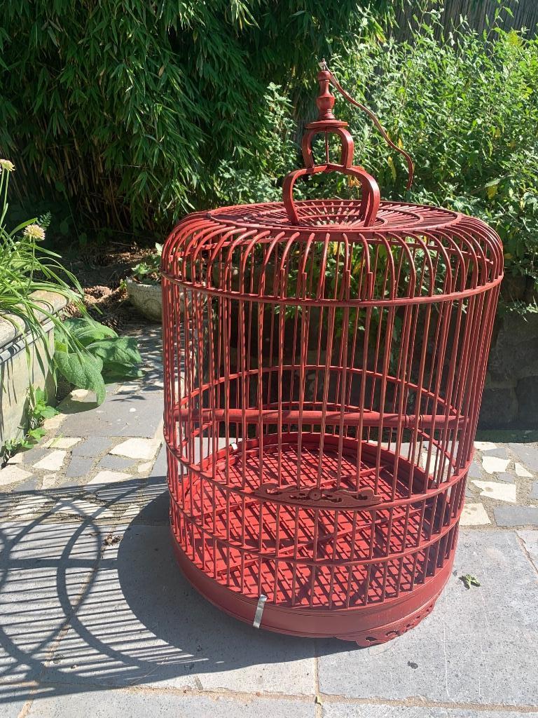 Cage décorative en bois teinté en rouge - grande, Huis en Inrichting, Woonaccessoires | Kamerschermen, Zo goed als nieuw, Ophalen