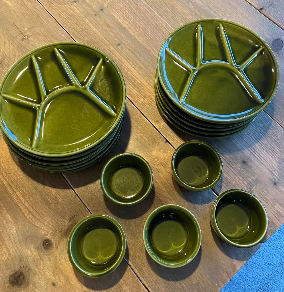 12 assiettes à fondue Vintage vertes avec 5 casseroles, Enlèvement, Utilisé
