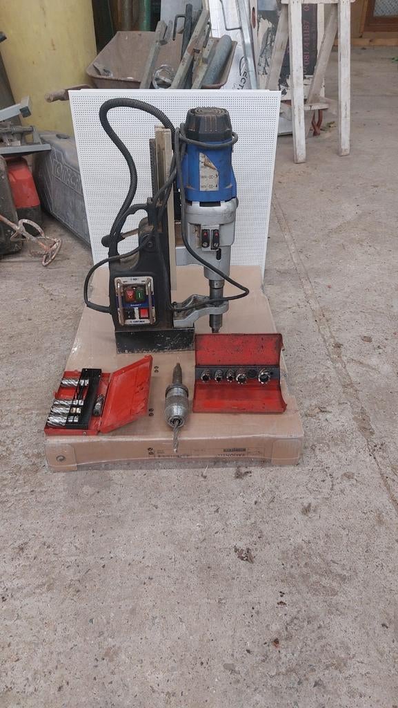 Foreuse magnétique, 600 watts ou plus, Inconnu, Enlèvement, Utilisé
