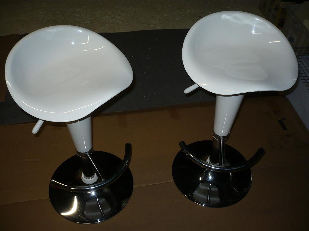2 tabourets de bar blancs 40€, Enlèvement ou Envoi, Utilisé, Réglable en hauteur