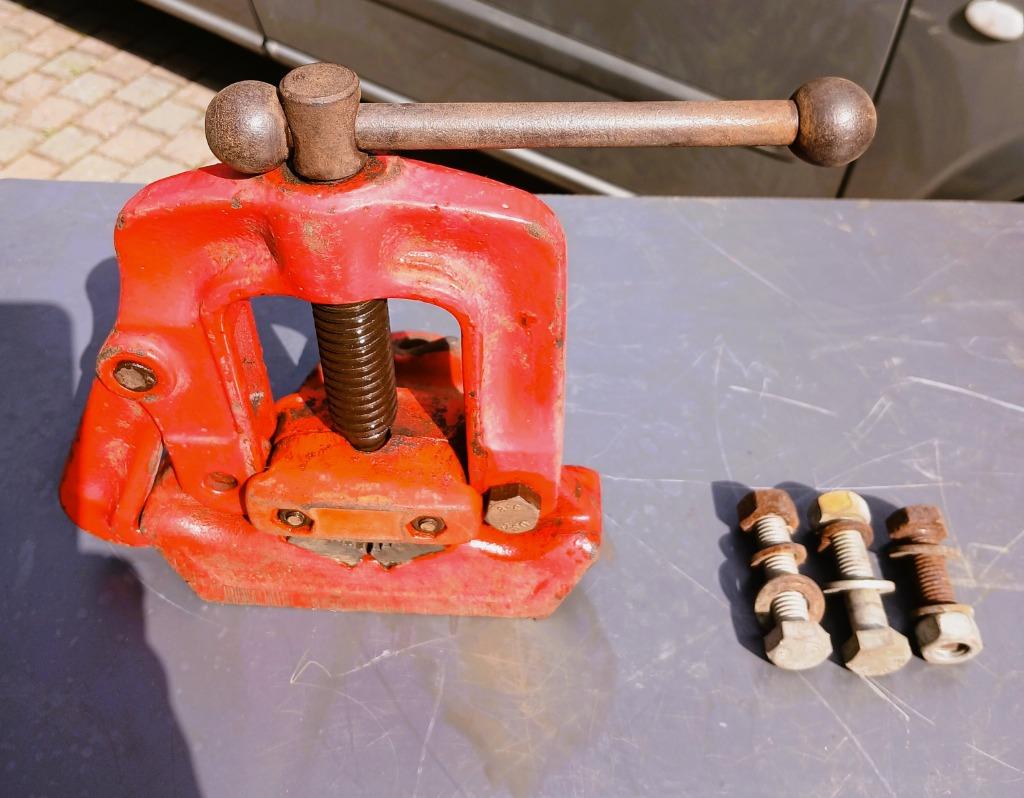 4 Etaux 2 etau tuyaux Virax et heuer, Bricolage & Construction, Enlèvement, Comme neuf, Étau