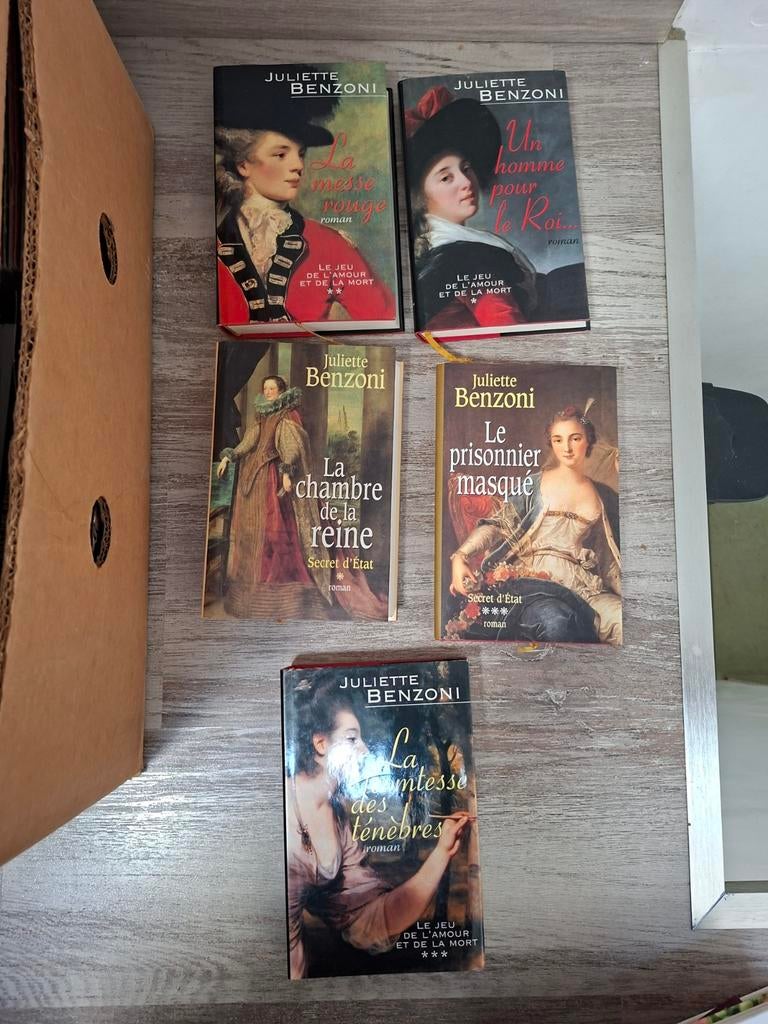 Lot de romans Juliette Benzoni, Enlèvement ou Envoi