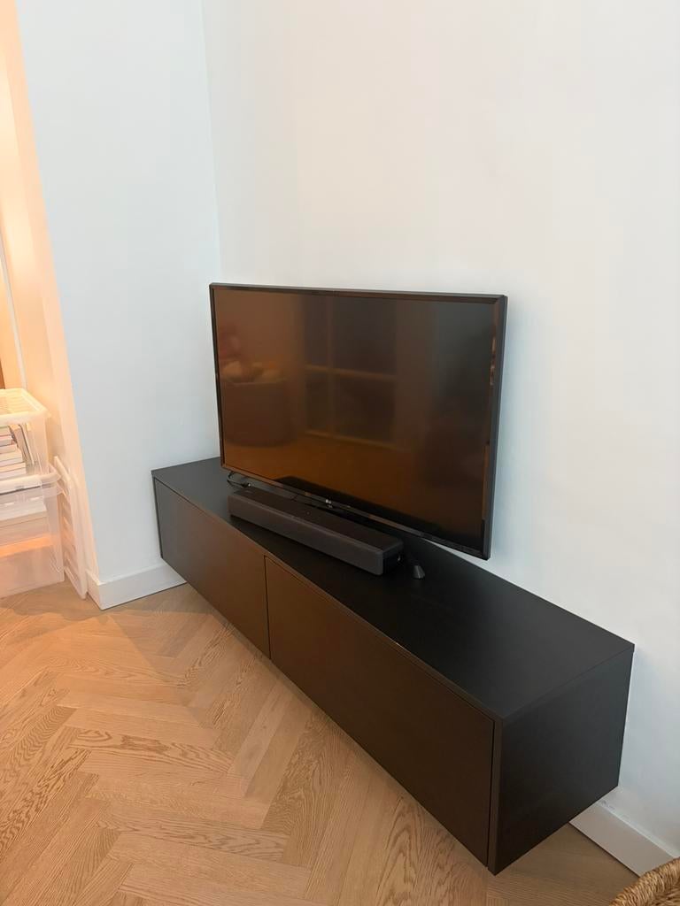 Zwart eiken tv meubel, Huis en Inrichting, Kasten |Televisiemeubels, Ophalen, 150 tot 200 cm, Eikenhout, Zo goed als nieuw