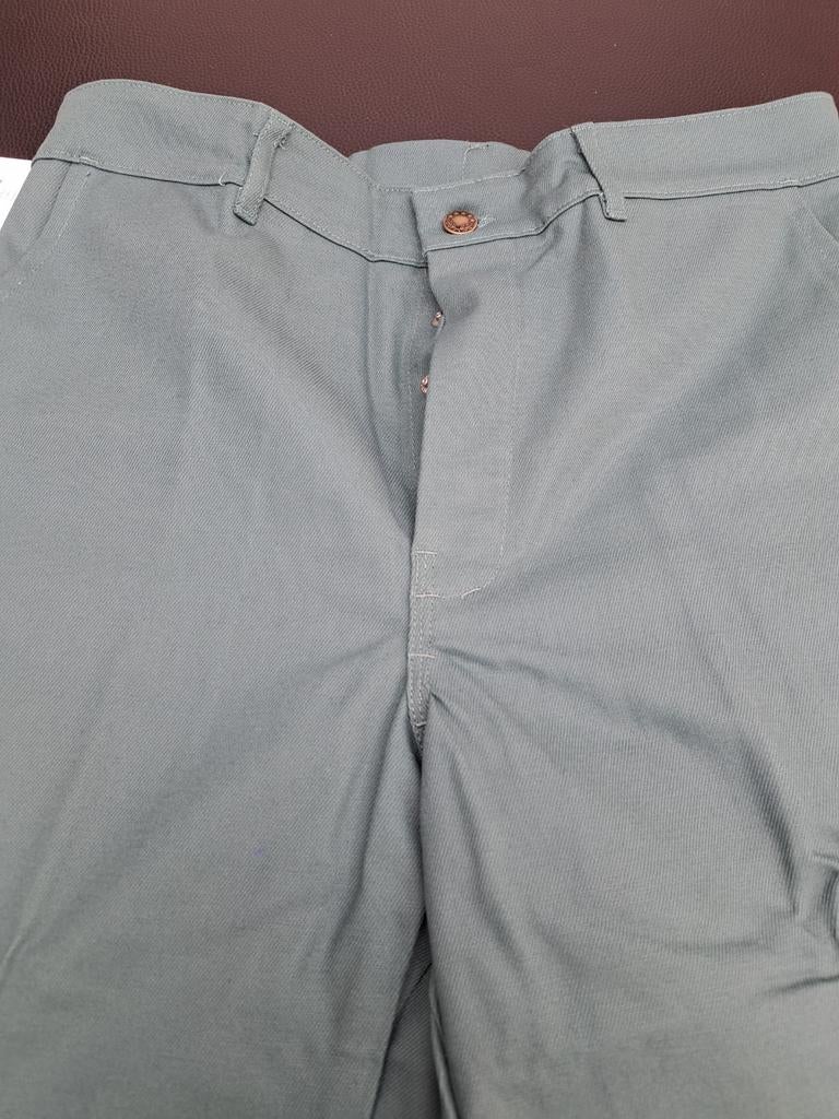 Groene werkbroeken maat 42 en 44, Kleding | Heren, Broeken en Pantalons, Ophalen of Verzenden, Nieuw