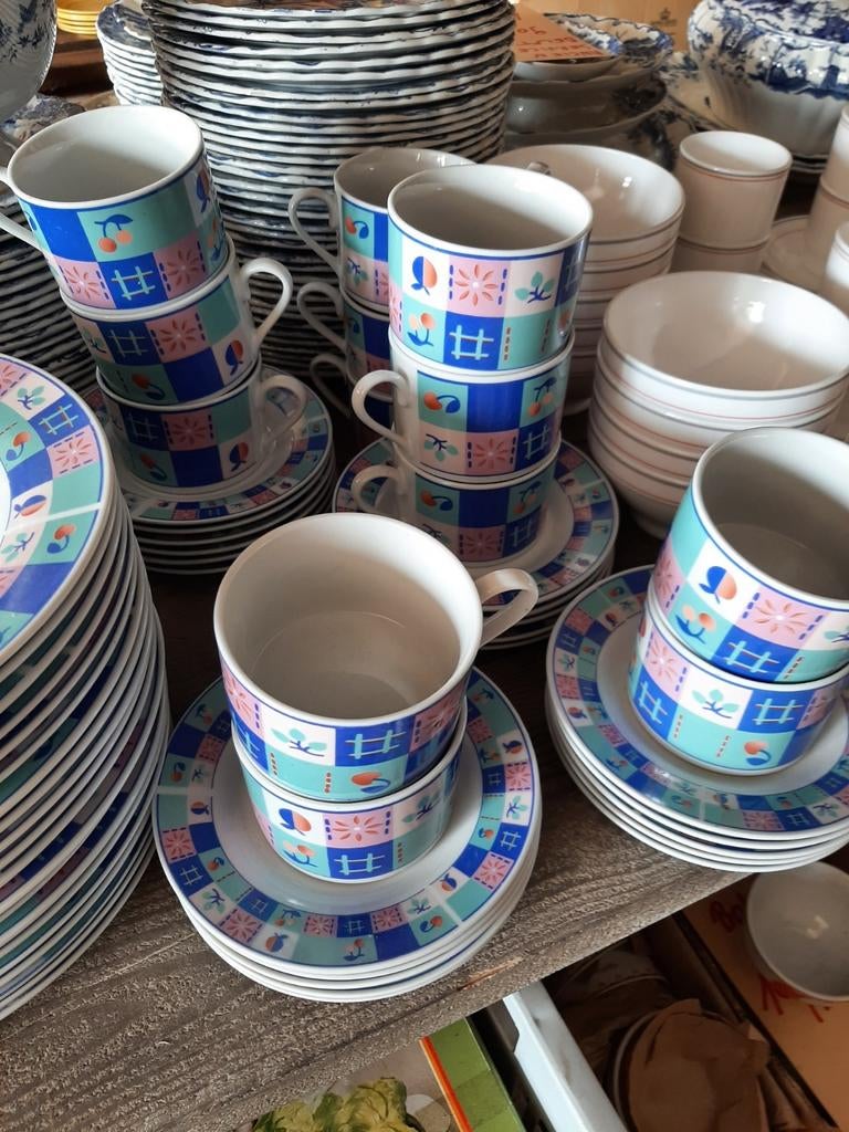 13 tasses à café + sous-tasses en porcelaine, Ophalen, Porselein