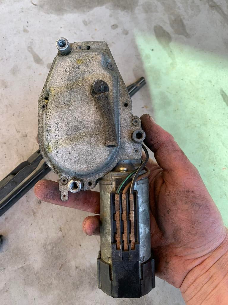 Essuie-glace arrière Corrado, moteur et faisceau de câbles, Enlèvement ou Envoi, Utilisé, Volkswagen