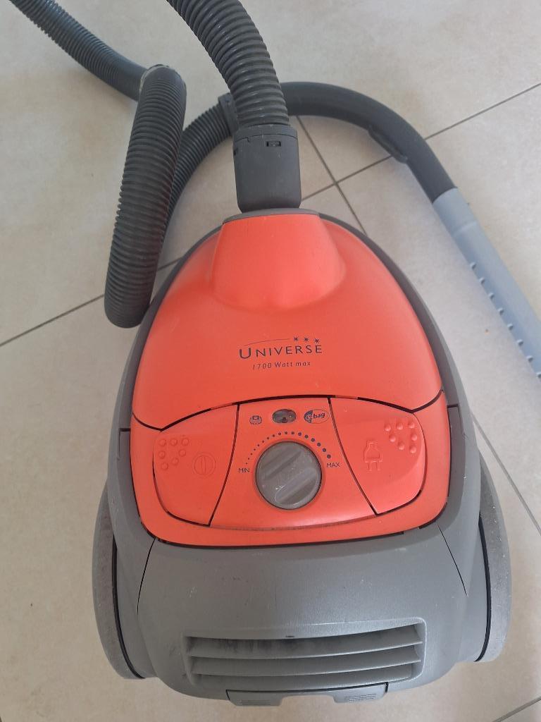 Aspirateur philips universe 1700w avec accessoires., Electroménager, Aspirateurs, Utilisé, 1600 à 2000 watts, Sac à poussière