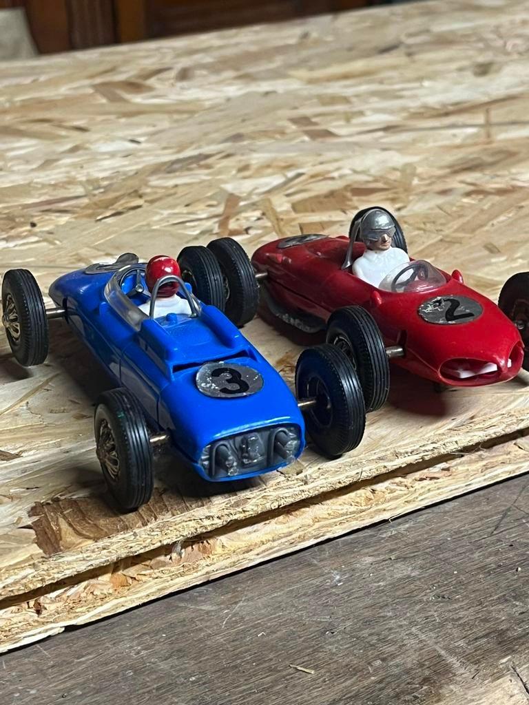 Carrera 1/24 F1 lot de deux, Hobby & Loisirs créatifs, Modélisme | Radiocommandé & Téléguidé | Voitures, Enlèvement ou Envoi, Comme neuf